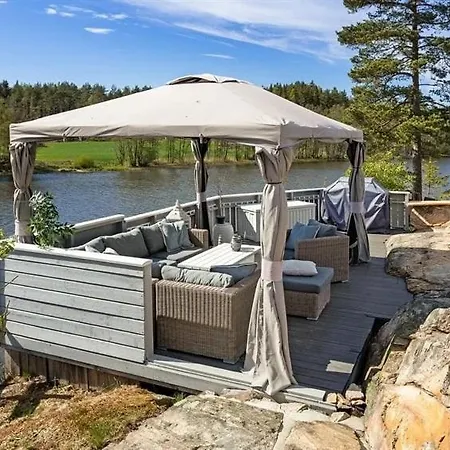 Beachfront With Sea View Holiday home Dillingoy